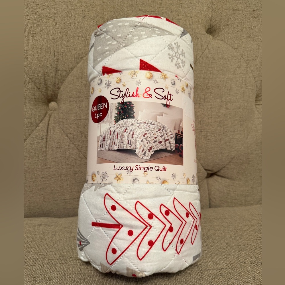 Luxury Single Quilt – Queen Size (86” x 86”)
Stylish & Soft | Holiday Tree Print